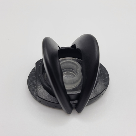 Mumm Napa Sparkling Wine Bottle Stopper - Picture 3 of 5